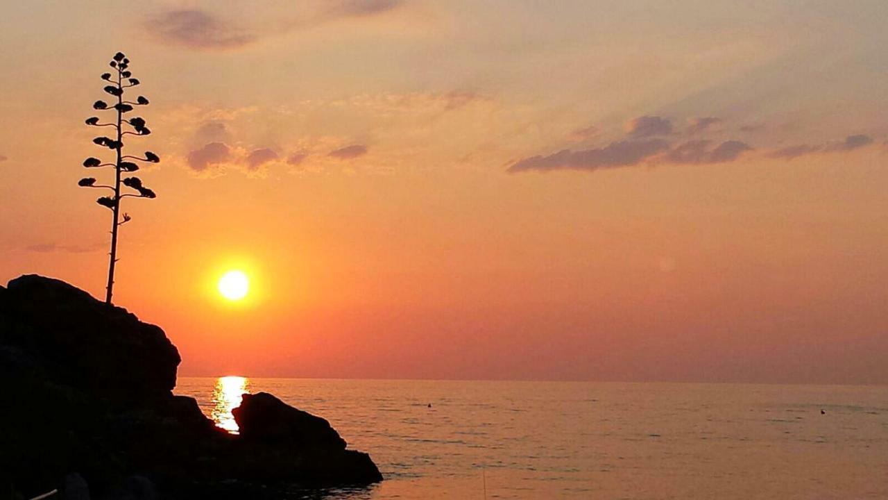 Villetta Ai Peri Nisporto المظهر الخارجي الصورة